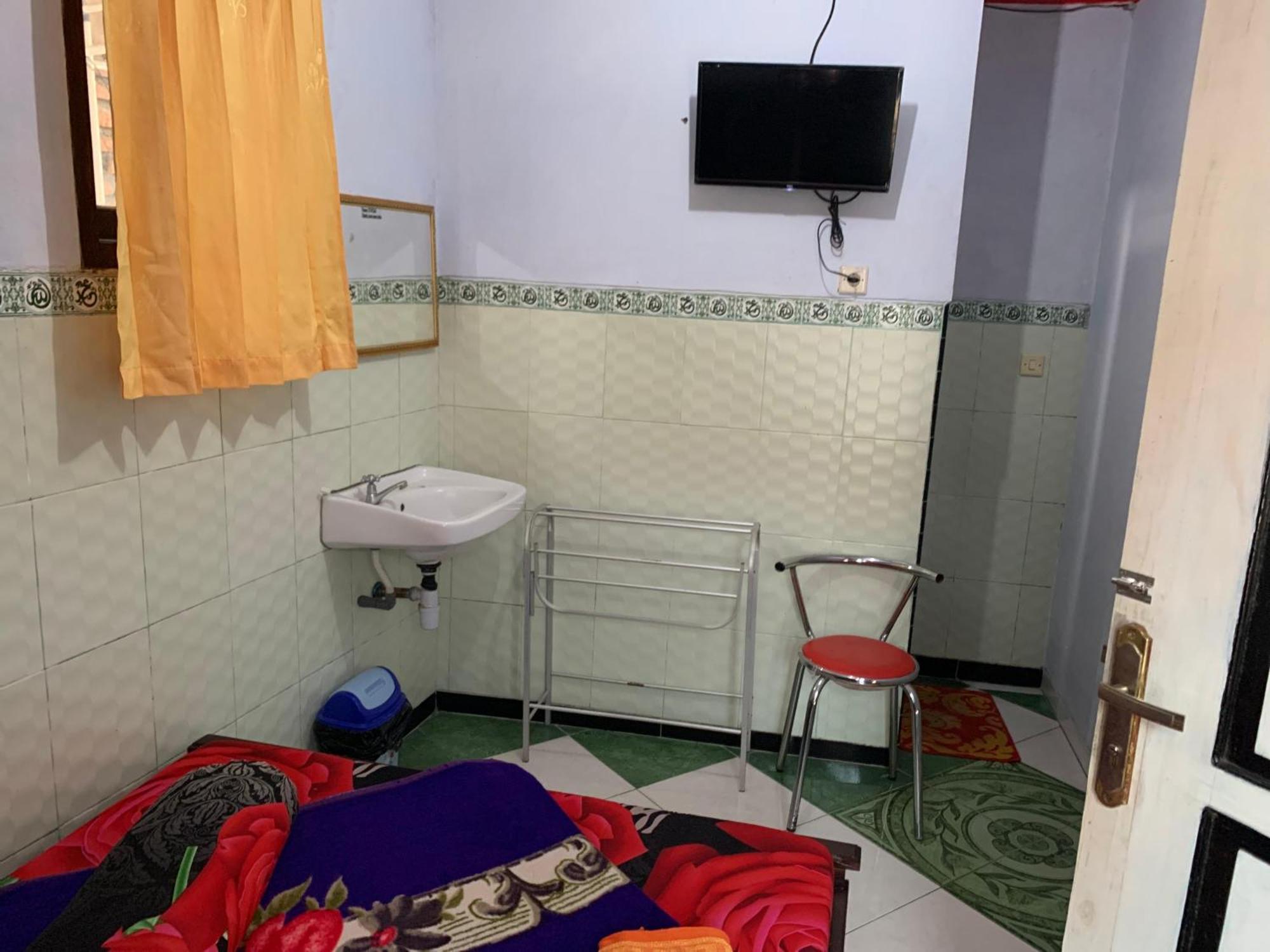 Griyo Tombo Kangen Sarangan Kültér fotó